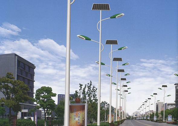 LED路灯相较于普通灯具有何优势？